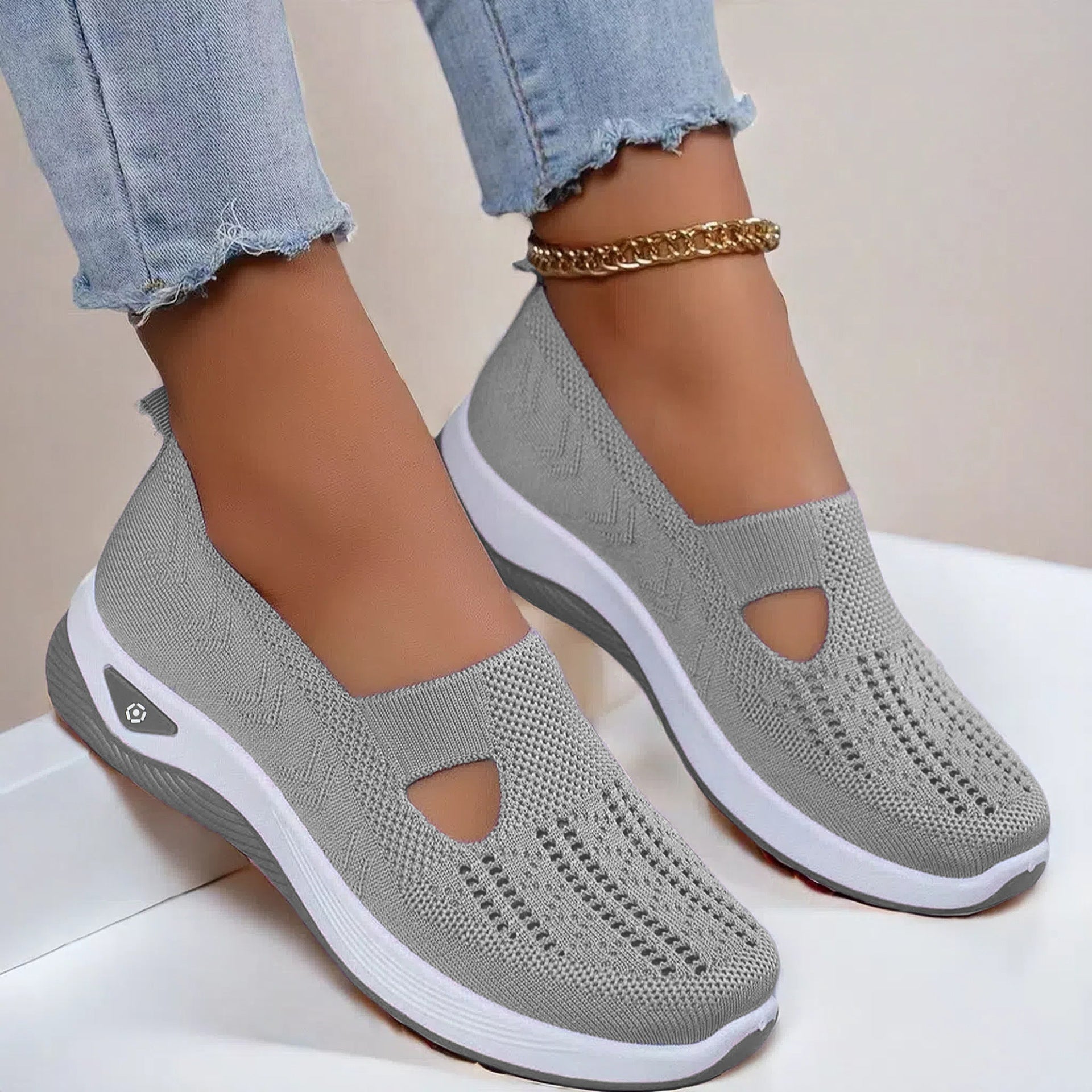 Mother Shoes Summer Breathable Sandals Non-slip Soft Bottom Shoes For The Elderly Women&#039;s Casual Shoes Middle-aged And Elderly Walking Shoes